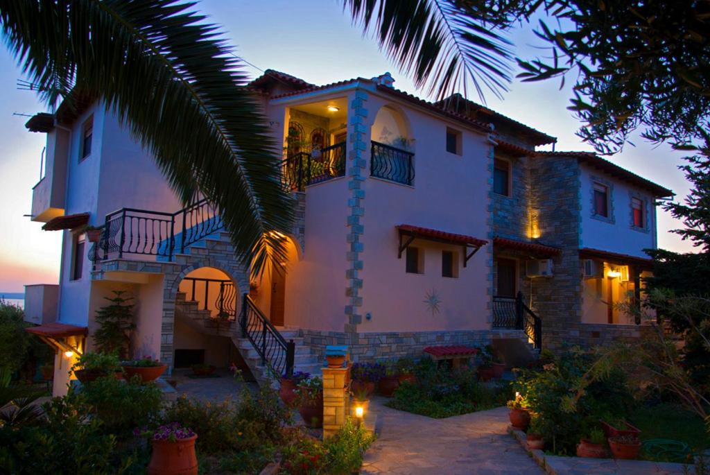 ВИЛА ДЕКАВИЛ