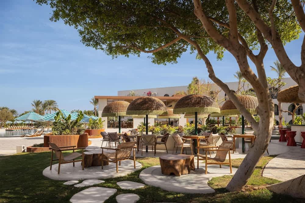 Desert Rose Resort 5*