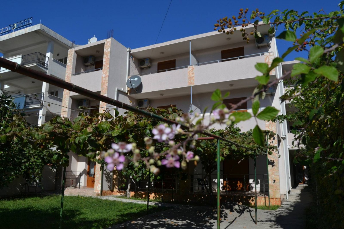 ВИЛА ЛАНА - СУТОМОРЕ